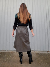 Charger l'image dans la galerie, Jupe vintage Stellia - Cuir marron. Taille L, 40, 42