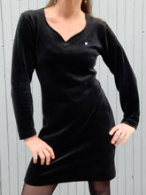 Charger l'image dans la galerie, Robe vintage Magg - Panne de velours noir. Taille M, 38, 40. Pierre Cardin. Made in France.