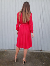 Charger l'image dans la galerie, Robe vintage Ondine - Plissée rouge. Taille S, 36, 38.