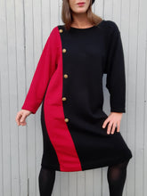 Charger l'image dans la galerie, Robe pull vintage Maddo - Color block noire & rouge. Taille XL, 42, 44