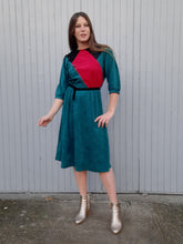 Charger l'image dans la galerie, Robe vintage Gwenn - Laçage épaule. Imprimé géométrique. Taille S, 36, 38.