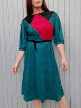 Charger l'image dans la galerie, Robe vintage Gwenn - Laçage épaule. Imprimé géométrique. Taille S, 36, 38.