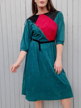 Charger l'image dans la galerie, Robe vintage Gwenn - Laçage épaule. Imprimé géométrique. Taille S, 36, 38.