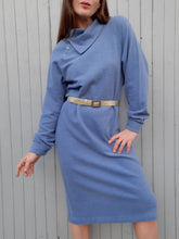 Charger l'image dans la galerie, Robe pull vintage Emma - Bleu ciel, col haut. Taille L, 40, 42.