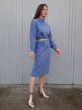 Charger l'image dans la galerie, Robe pull vintage Emma - Bleu ciel, col haut. Taille L, 40, 42.
