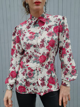 Charger l'image dans la galerie, Chemisier vintage Olga - Fleuri bordeaux. Taille M, 38, 40. Pierbé. Made in France.