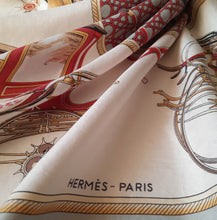 Charger l'image dans la galerie, Foulard vintage Tessy - Carré Hermès - Les voitures à transformation. La Perriere. 89 x 87