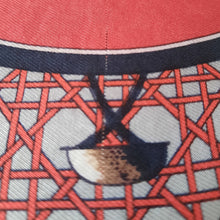 Charger l'image dans la galerie, Foulard vintage Tessy - Carré Hermès - Les voitures à transformation. La Perriere. 89 x 87