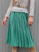 Charger l'image dans la galerie, Jupe vintage Amanda - Plissé fluide vert. Taille M, 38, 40. Made in France