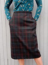 Charger l'image dans la galerie, Jupe vintage Lucie - En laine à fines rayures. Taille XXL ou 44, 46. Desarbre. Made in France.