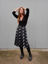 Charger l'image dans la galerie, Jupe vintage Anna - Plissée à rosaces fantaisies. Taille L, 40, 42. Pierbé. Made in France.