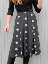 Charger l'image dans la galerie, Jupe vintage Anna - Plissée à rosaces fantaisies. Taille L, 40, 42. Pierbé. Made in France.