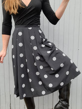 Charger l'image dans la galerie, Jupe vintage Anna - Plissée à rosaces fantaisies. Taille L, 40, 42. Pierbé. Made in France.