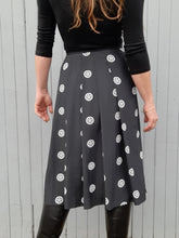 Charger l'image dans la galerie, Jupe vintage Anna - Plissée à rosaces fantaisies. Taille L, 40, 42. Pierbé. Made in France.
