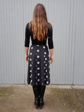 Charger l'image dans la galerie, Jupe vintage Anna - Plissée à rosaces fantaisies. Taille L, 40, 42. Pierbé. Made in France.