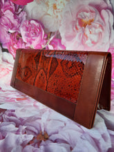Charger l'image dans la galerie, Pochette vintage Milo - Cuir et peau de serpent marron.