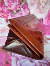 Charger l'image dans la galerie, Pochette vintage Milo - Cuir et peau de serpent marron.