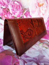 Charger l'image dans la galerie, Pochette vintage Milo - Cuir et peau de serpent marron.