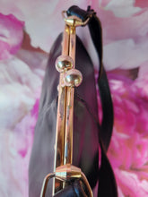 Charger l'image dans la galerie, Minaudière vintage Mélissa - Fermoir métallique. Cuir noir