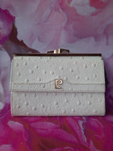 Charger l'image dans la galerie, Porte-monnaie vintage Léandre - Pierre Cardin. Cuir d'autruche blanc