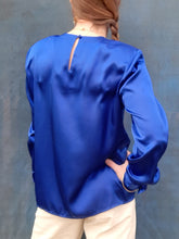 Charger l'image dans la galerie, Blouse vintage Charlie - Bleue roi. Taille M, 38, 40. Sycomore Paris. Made in France.
