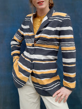 Charger l'image dans la galerie, Blazer vintage Léna - En soie rayée marine, jaune et blanc. Taille M, 38, 40. Louis Féraud. Made in France