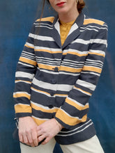 Charger l'image dans la galerie, Blazer vintage Léna - En soie rayée marine, jaune et blanc. Taille M, 38, 40. Louis Féraud. Made in France