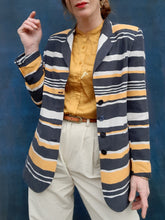 Charger l'image dans la galerie, Blazer vintage Léna - En soie rayée marine, jaune et blanc. Taille M, 38, 40. Louis Féraud. Made in France