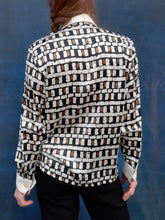 Charger l'image dans la galerie, Chemisier vintage Philou - Imprimé abstrait satiné. Taille S, 36, 38. Sycomore Paris. Made in France