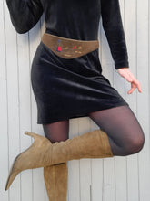 Charger l'image dans la galerie, Ceinture vintage Armelle - Cuir velours kaki. Paysanne. Taille L, 40, 42