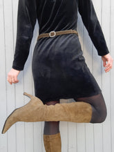 Charger l'image dans la galerie, Ceinture vintage Armelle - Cuir velours kaki. Paysanne. Taille L, 40, 42