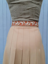 Charger l'image dans la galerie, Ceinture vintage Angéla - Jacquard orange et doré. Taille XS, S. Made in France.