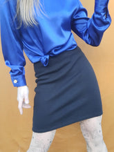 Charger l'image dans la galerie, Jupe vintage Maureen - Mini. Laine noire. Yves Saint Laurent. Taille M, 38, 40.