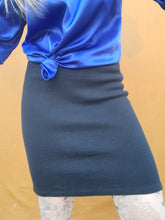 Charger l'image dans la galerie, Jupe vintage Maureen - Mini. Laine noire. Yves Saint Laurent. Taille M, 38, 40.