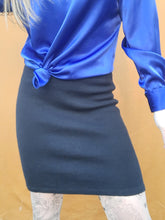 Charger l'image dans la galerie, Jupe vintage Maureen - Mini. Laine noire. Yves Saint Laurent. Taille M, 38, 40.