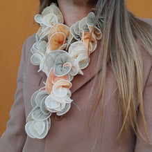 Charger l'image dans la galerie, Echarpe vintage Carlotta - Froufrous en voile.