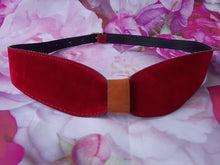 Charger l'image dans la galerie, Ceinture vintage Lydia - Nœud plat bordeaux. Taille unique.