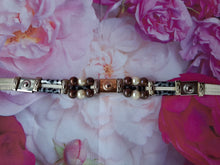 Charger l'image dans la galerie, Ceinture vintage Eulalie - Cuir blanc décoré de perles multi rang.