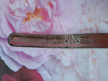 Charger l'image dans la galerie, Ceinture vintage Néfertiti- Velours noir et boucle dorée. Made in France