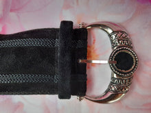 Charger l'image dans la galerie, Ceinture vintage Jade - Cuir suédé noir et boucle argentée. T 80. L' Aiglon. Made in France.