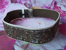 Charger l'image dans la galerie, Ceinture vintage Fiona - Cuir et dentelle bronze. Boucle vierge. Manoush. T 80