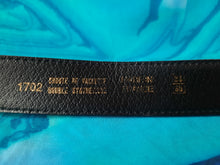 Charger l'image dans la galerie, Ceinture vintage Léna - Croute de vachette rouge et décorations métalliques dorées. Made in France.