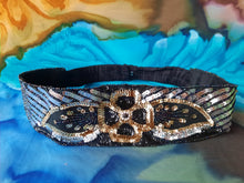 Charger l'image dans la galerie, Ceinture vintage Farah - Tissu noir orné de perles et sequins dorés et argentés