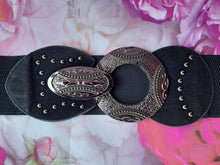 Charger l'image dans la galerie, Ceinture élastiquée Alice - Grosse boucle cloutée argentée. T 80.