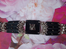 Charger l'image dans la galerie, Ceinture vintage Claudie - Chaînes multi rang poils noirs ornée d'un guépard. T 85. José Cotel. Made in France
