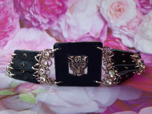 Charger l'image dans la galerie, Ceinture vintage Claudie - Chaînes multi rang poils noirs ornée d'un guépard. T 85. José Cotel. Made in France