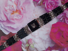 Charger l'image dans la galerie, Ceinture vintage Claudie - Chaînes multi rang poils noirs ornée d'un guépard. T 85. José Cotel. Made in France