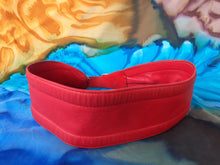 Charger l'image dans la galerie, Ceinture vintage Annaë - Cuir rouge. Gucci. Taille XS, 70. Fabrication Italienne