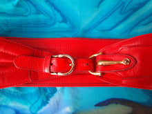 Charger l'image dans la galerie, Ceinture vintage Annaë - Cuir rouge. Gucci. Taille XS, 70. Fabrication Italienne