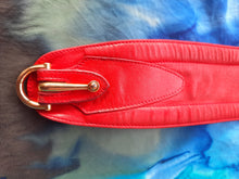 Charger l'image dans la galerie, Ceinture vintage Annaë - Cuir rouge. Gucci. Taille XS, 70. Fabrication Italienne
